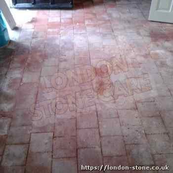 dull patches on quarry tiles London quarry tiles in London that have dull patches